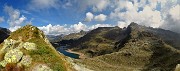 01 Laghi Gemelli tra Cima di Mezzeno a sx e Pizzo Camilla a dx